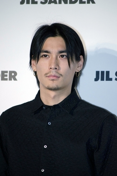 水上剣星/Kensei Mikami, Oct 25, 2011 : Tokyo, Japan Japanese model Kensei Mikami poses for pictures during Japan Premiere of I AM LOVE / Jil Sander Fashion Show Spring/Summer 2012 in the National Art Center Tokyo. (Photo by Yumeto Yamazaki/AFLO)