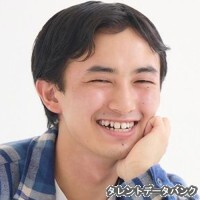 平翔偉